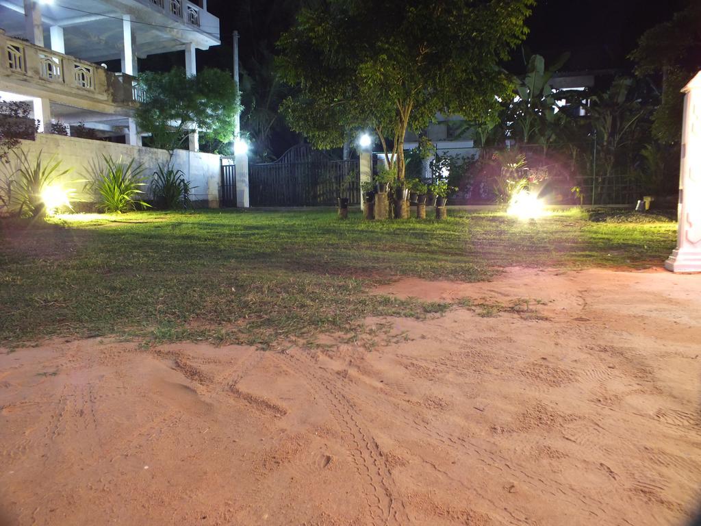 ホテルBeach Corner ウェリガマ エクステリア 写真