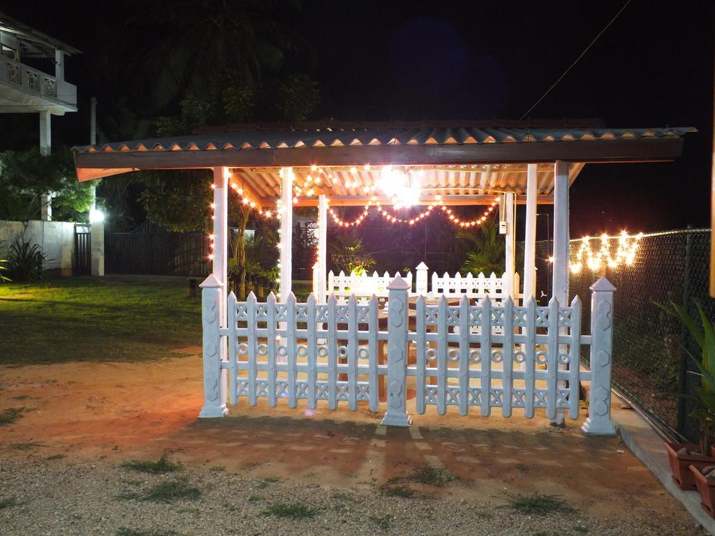 ホテルBeach Corner ウェリガマ エクステリア 写真
