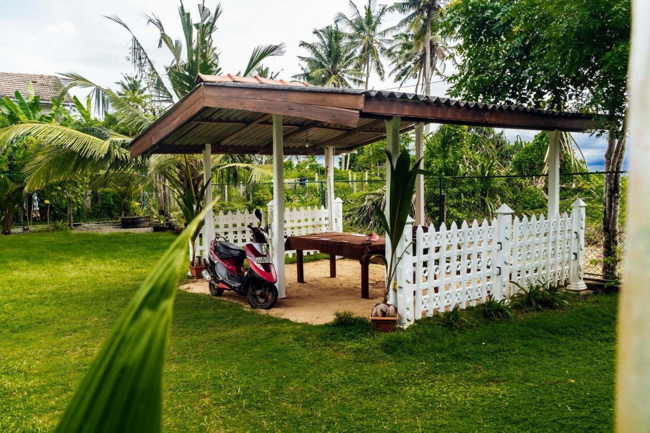 ホテルBeach Corner ウェリガマ エクステリア 写真